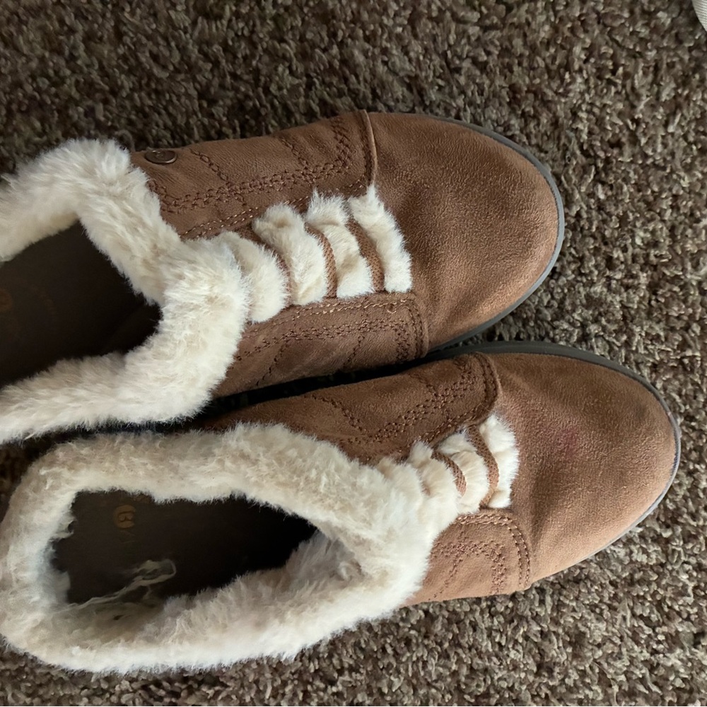 Women's Tan Mules with Faux Fur Lining